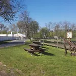 农家乐 Zoopark Zelcin Mělník