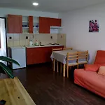 农家乐 Zoopark Zelcin Mělník