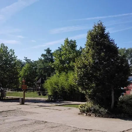 Zoopark Zelcin Séjour à la ferme Mělník
