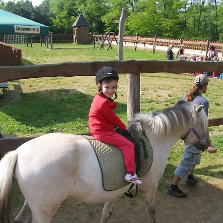 Zoopark Zelcin Mělník