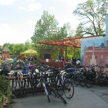 Farm stay Zoopark Zelcin Melnik