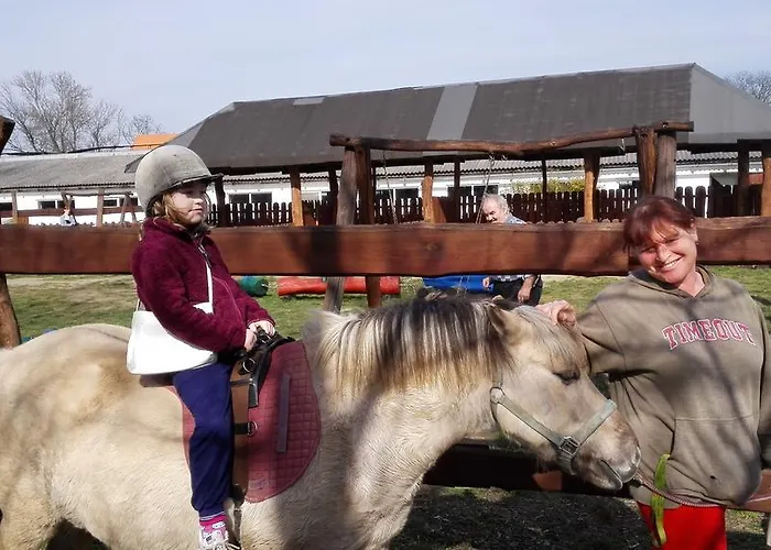 Zoopark Zelcin Agroturismo Mělník